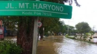 12619-banjir-di-jalan-mt-haryono-balikpapan-ist