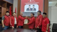 62270-samsun-saat-menyerahakan-dukungan-kepada-pasangan-edi-rendi-di-pilbup-kukar-2024-presisico